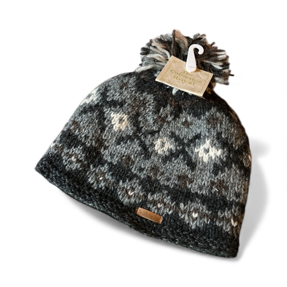 Collection Royal Cozy Knit Pom-Pom Fleece Lined Beanie - Black and Gray NWT